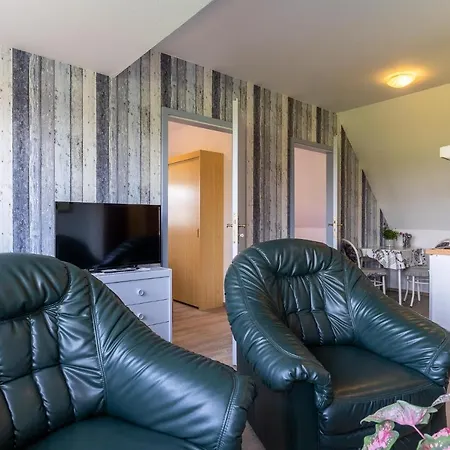 Bi-uns-to-hus Toenning